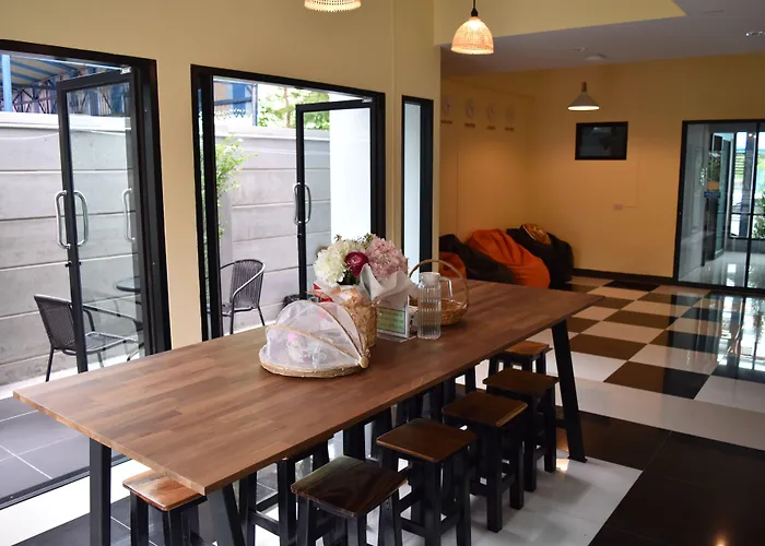 Hide Hostel