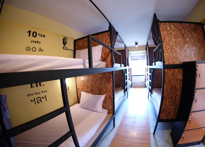 Hostel Hide *