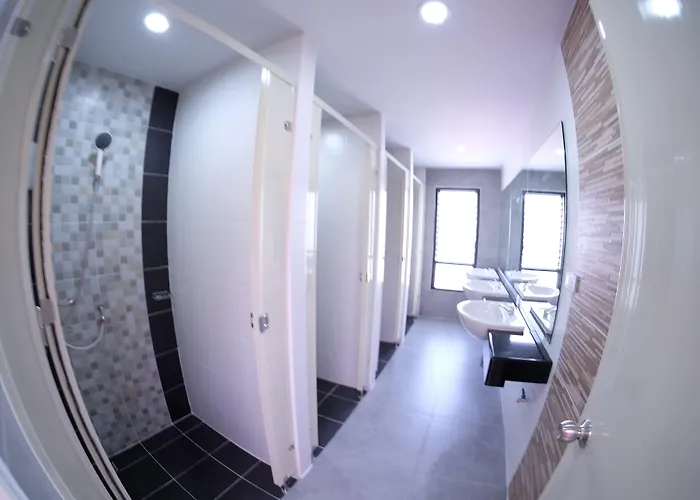 Hostel Hide *