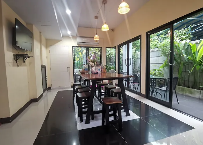 Hostel Hide